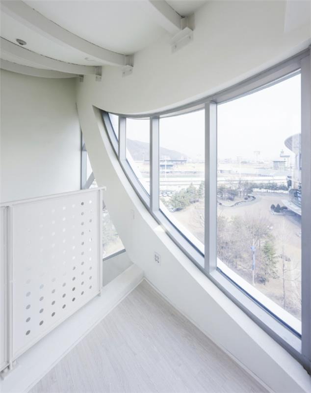 מבט בצורת חלון אדריכלות אורגנית