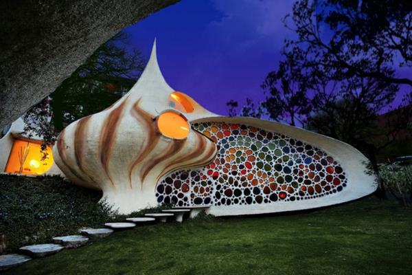 אדריכלות אורגנית nautilus חלונות עגולים