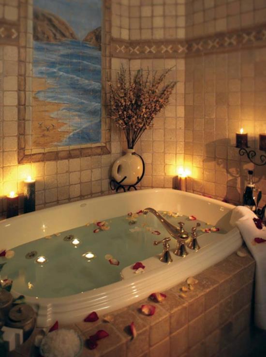 נרות עמודים רומנטיים לאמבטיה ואמנות אריחים