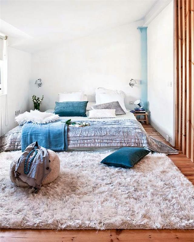 שטיח ריהוט חדר שינה מבטא כחול צבע קיר לבן