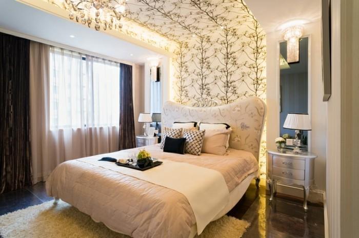 רעיונות לחדר שינה עיצוב קיר דפוסי פרחים מתבלים את חדר השינה