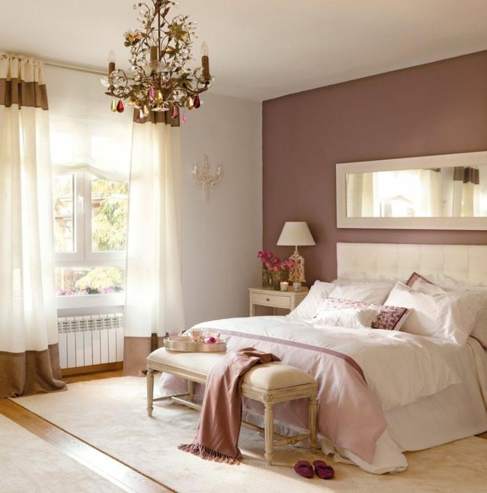 ספסל מיטה בצבע פסטל בצבע ורוד בעיצוב חדר שינה
