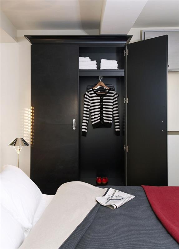 ארון בגדים שחור רעיונות מגורים חדר שינה קירות בהירים