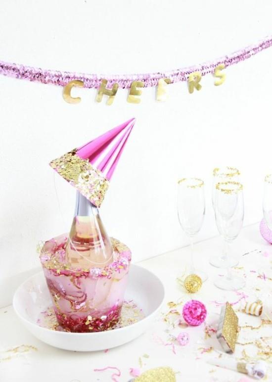 מסיבת ערב השנה החדשה הפכו את קריר השמפניה שלכם לקרח משלכם