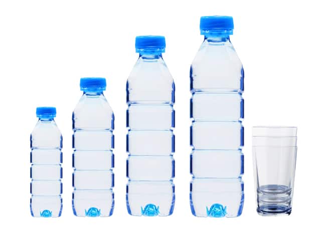 Cómo limpiar botellas de agua
