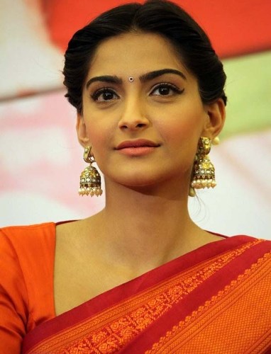 sonam kapoor beauty tips Regular Look