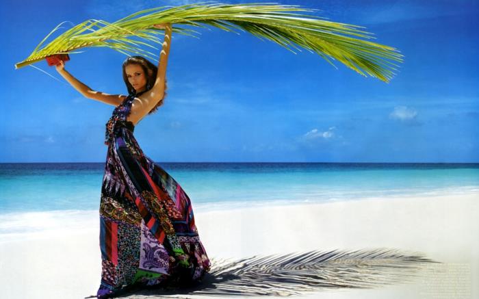 חוף אופנה שמלות חוף חופשות ים חול החוף
