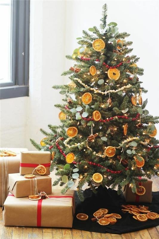 עץ אשוח לקשט רעיונות קישוטי חג המולד פרוסות תפוז