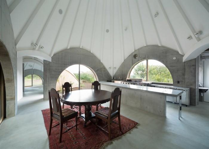tipi אוהל holzhauser betonhauser אזור מגורים שולחן אוכל עגול