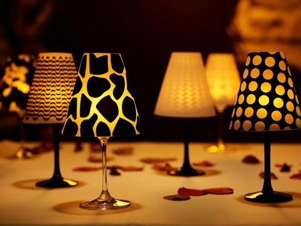 מנורות שולחן התעסקו ברעיונות DIY עם כוסות יין