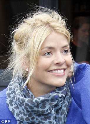 Holly Willoughby senza trucco 10