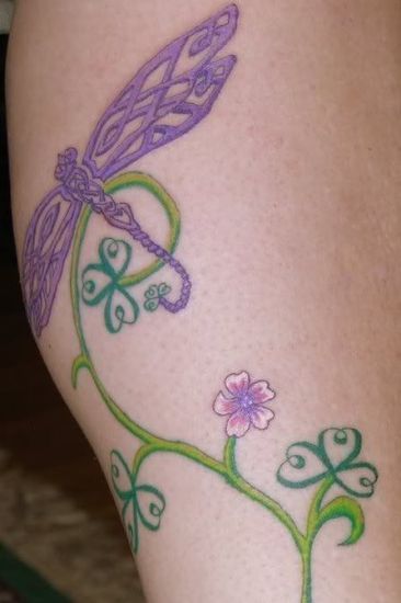 Tatuaggio Libellula Con Stampe Floreali