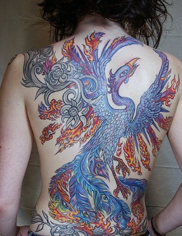 Disegno del tatuaggio della fenice del pavone