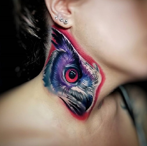 Disegni del tatuaggio dell'uccello per il collo
