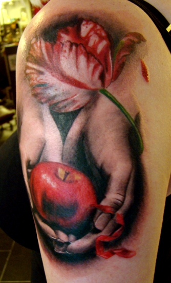 El tatuaje de la manzana crepuscular