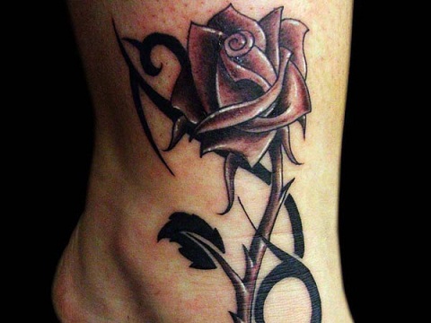 Patrón oscuro Tribal Rose Tattoo