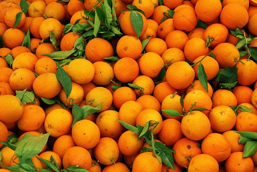 Il cibo all'arancia può causare l'acne