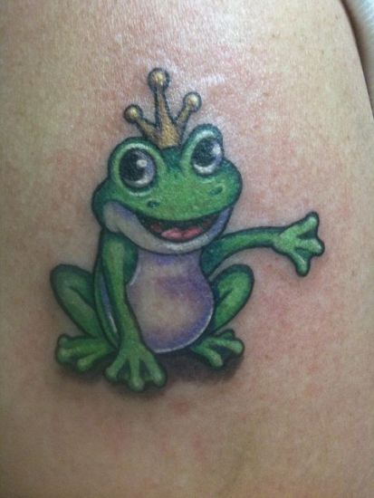 Piccolo disegno del tatuaggio della rana