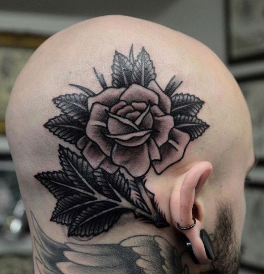 Motivi di rose Disegno del tatuaggio per capelli