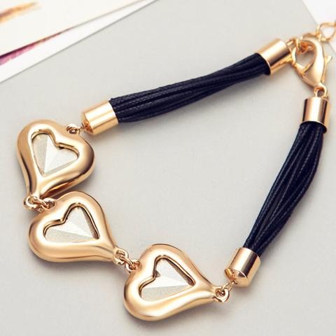 Pulseras de corazón de oro con hilo negro