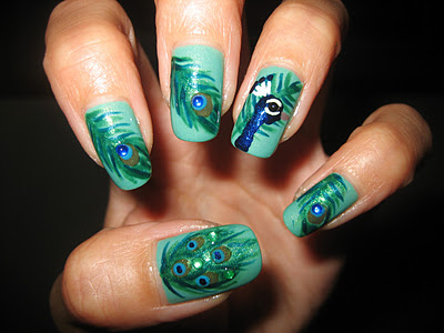 Hermosos diseños de uñas de pavo real 3