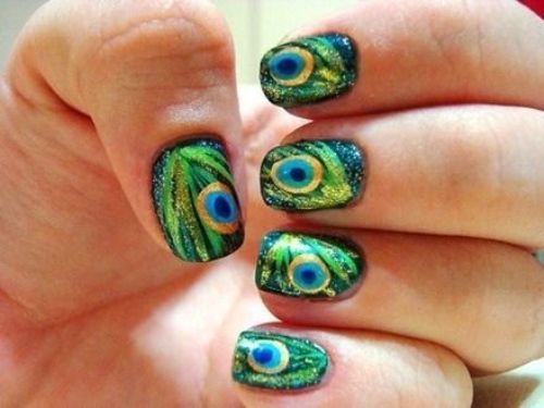 Hermosos diseños de uñas de pavo real 6