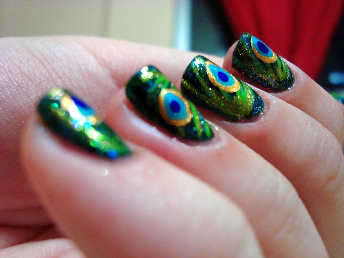 Hermosos diseños de uñas de pavo real 8