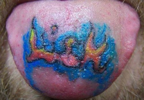 Disegno del tatuaggio della lingua di fuoco
