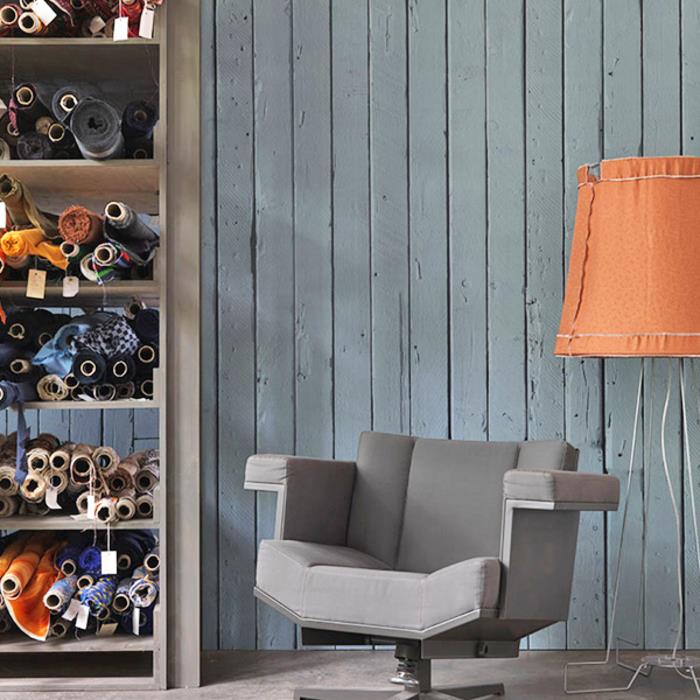 טרנדים רהיטים dutch design week studio studio piet hein eek כיסא רטרו עץ חיפוי קיר אפור