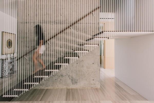מדרגות פנים אדריכלות מודרנית