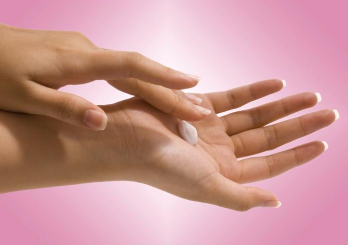 טיפים לטיפול בידיים יבשות בריאות חורף