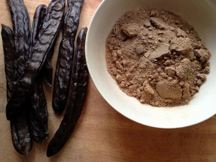 מוצרי מתכון שוקולד טבעוני קמח חרובים