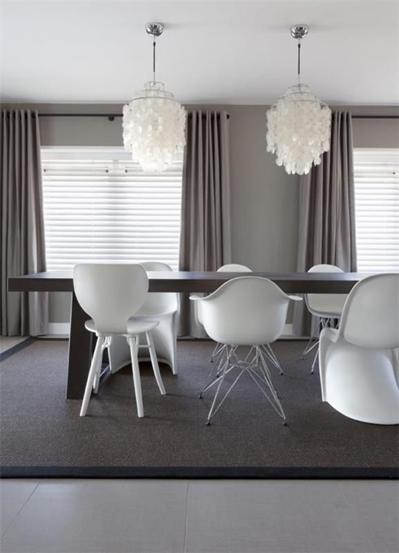 צבע קיר בצבע אפור בהיר ריהוט שטיח אפור כיסאות לבנים ארגונומיים