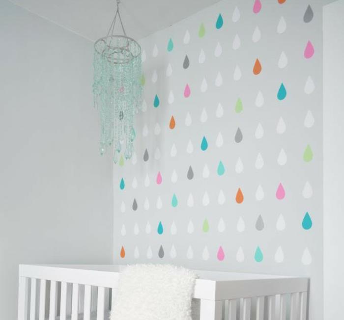 רעיונות לעיצוב קירות עשה זאת בעצמך קישוט לקיר טיפות גשם צבעוניות למיטת ילדים