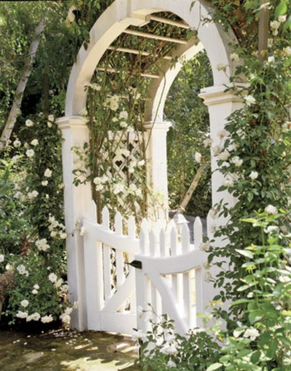 קשת פרחים לבנה שער כניסה ורדים לבנים