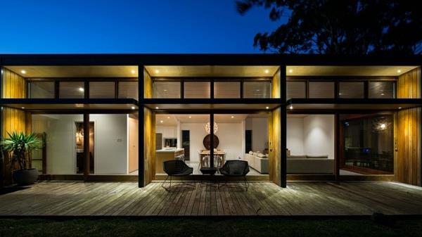 עיצוב תאורה רכה עיצוב תאורה בחוץ בלילה בית קטן באוסטרליה