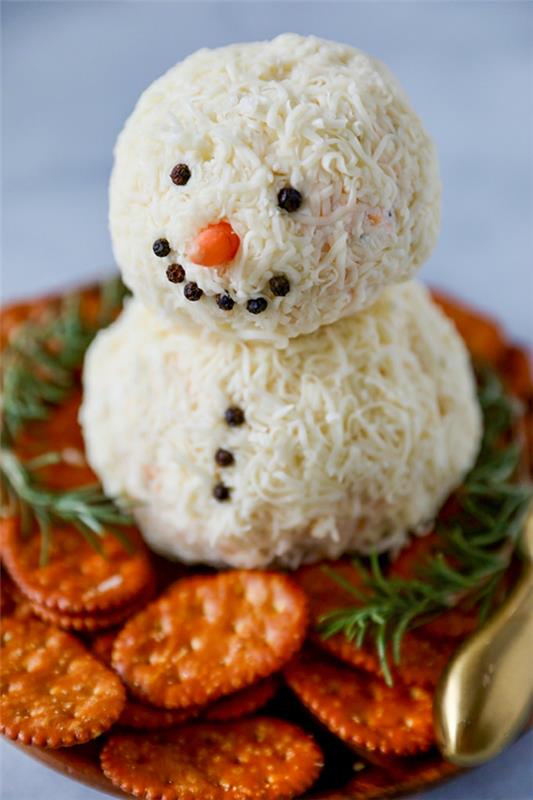 איש שלג מתאבן חג המולד עשוי גבינה