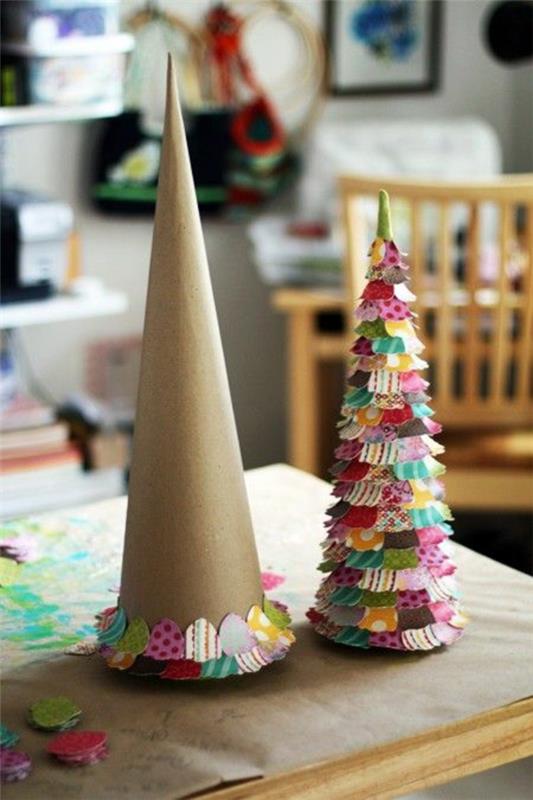 קישוטי עץ חג המולד של טינקר עשו נייר בצבע קרטון משלך
