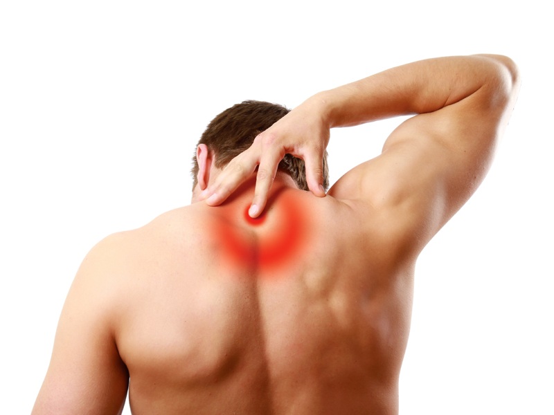 Quali sono i comuni dolori alla parte superiore della schiena e i loro sintomi?