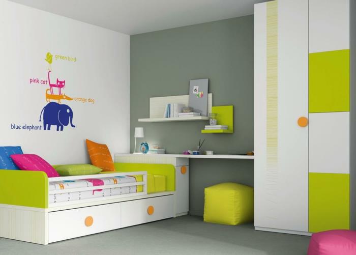 רעיונות לצבע קירות בצבע אפור בהיר לקשט אלמנטים צבעוניים בחדר ילדים