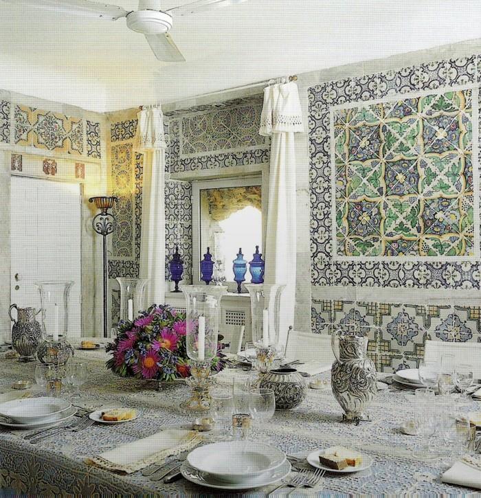 רעיונות לעיצוב הבית בסגנון ערבי אריחי קיר יפים קישוטי שולחן נרות פרחים
