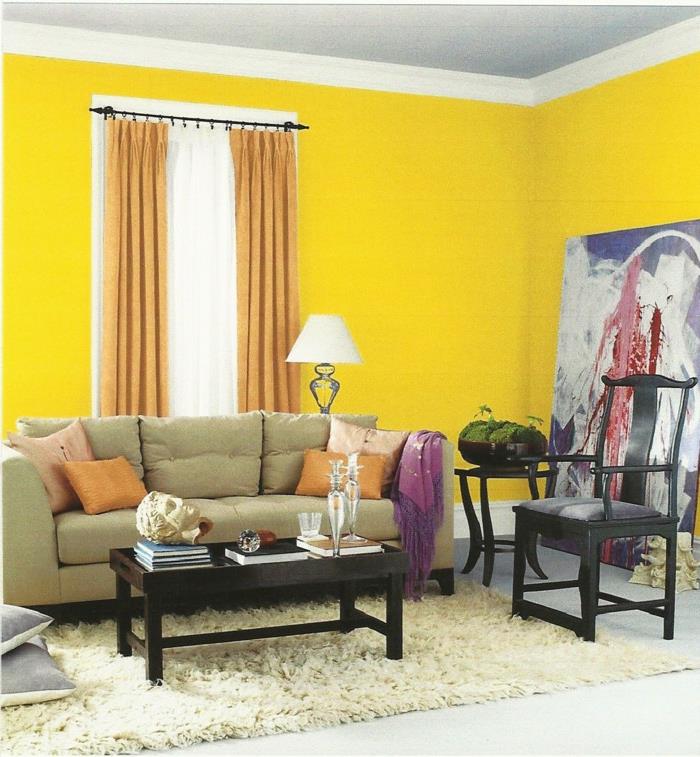 שטיח סלון שטיח בז 'קירות צהובים מבטאים כתומים בהירים